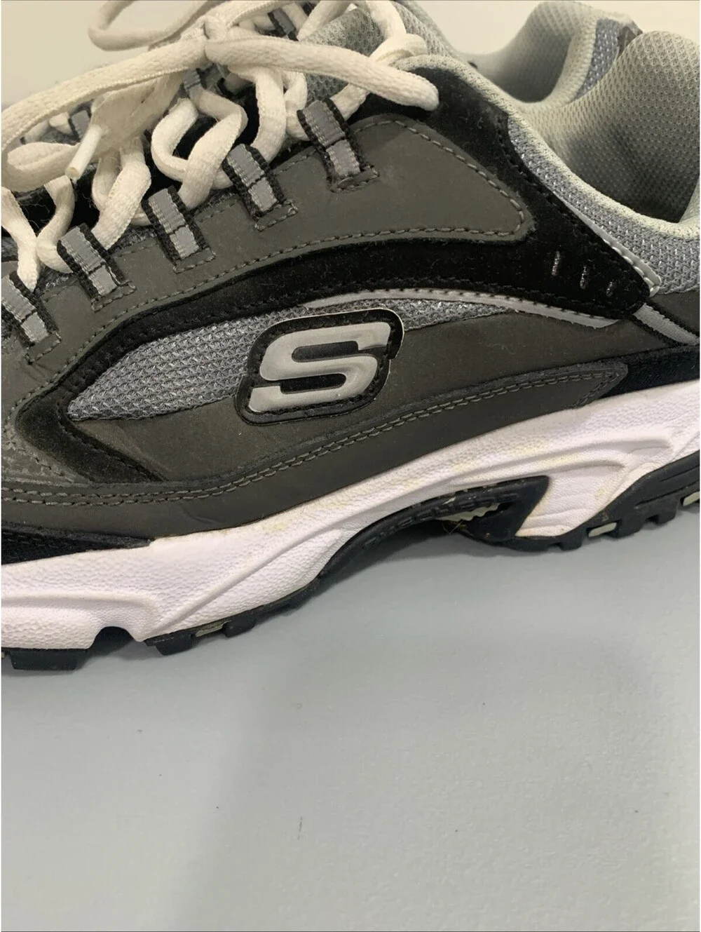 Sketchers Men's Gray Black & White Stamina Cutback Chunky Sneakers SIZE 10